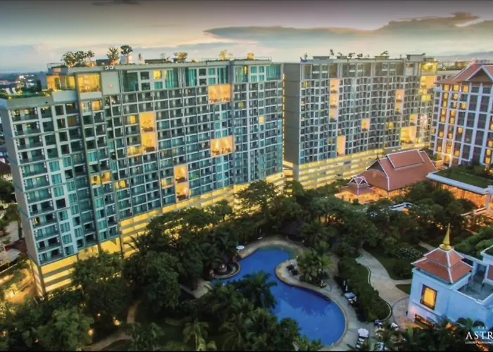Luxury High Floor Top Pool Gym Condo With 2Br