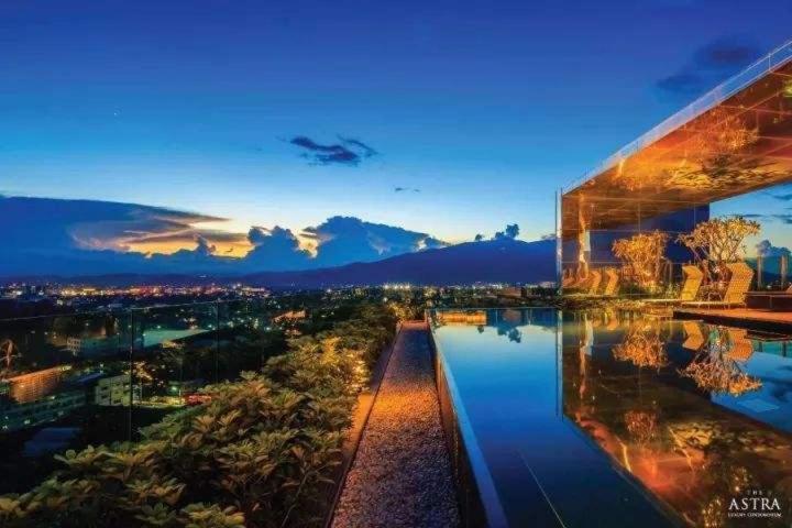 Luxury High Floor Pool Gym With 2br अपार्टमेंट
